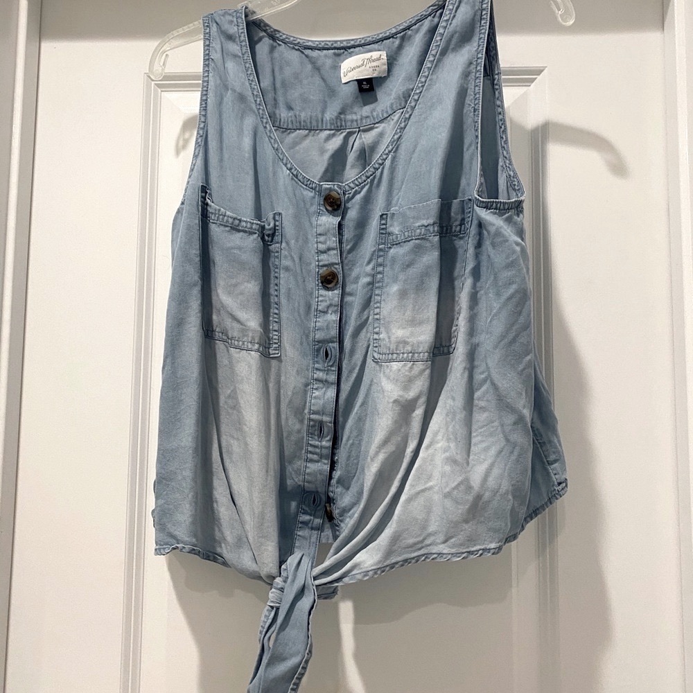 Button Down Front Tie Tank